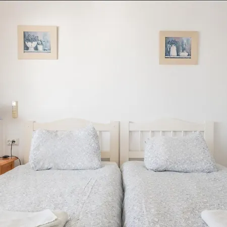 Apartment 5 Chaparil Beach, Flat 3 With Sea Views Nerja