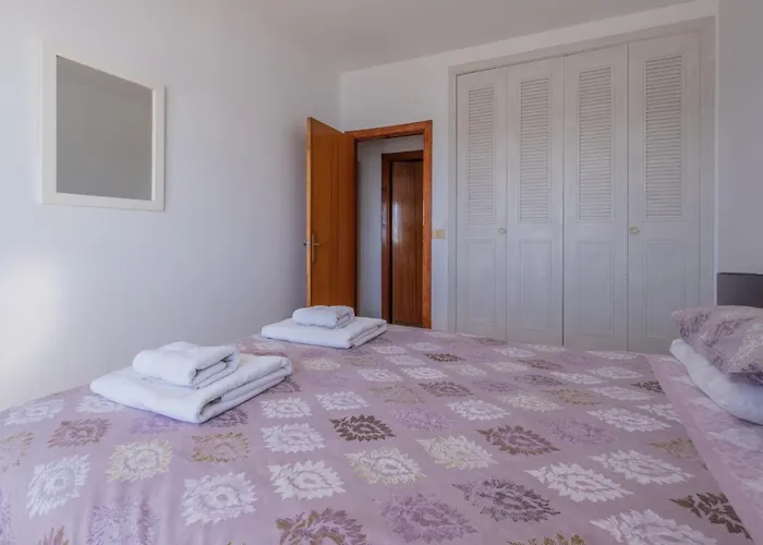 5 Chaparil Beach, Flat 3 With Sea Views Apartament *